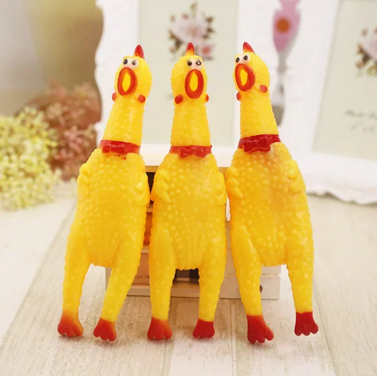 Brinquedo Galinha Amarela de Borracha 17cm – Divertido e Resistente p/ Cachorro